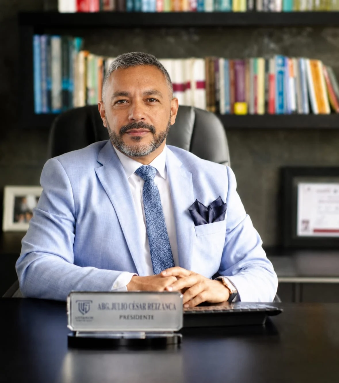Dr. Julio César Ruiz Vaca, fundador y dueño del estudio jurídico